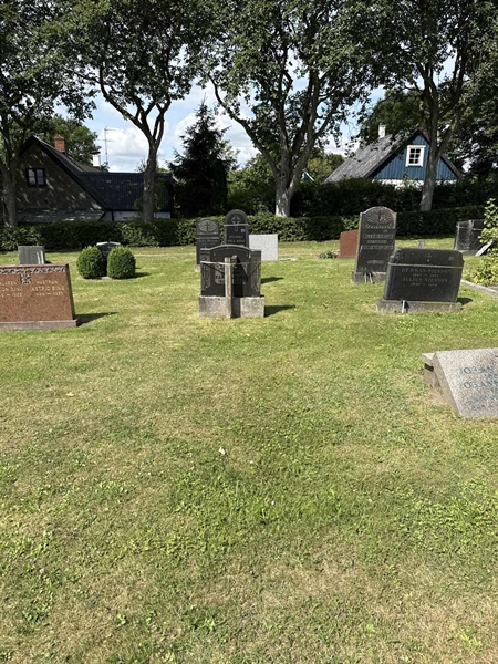 Grave number: ON D   305