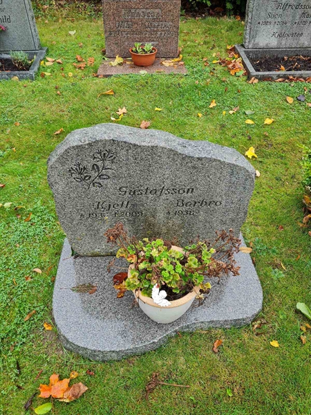 Grave number: K2 01    16