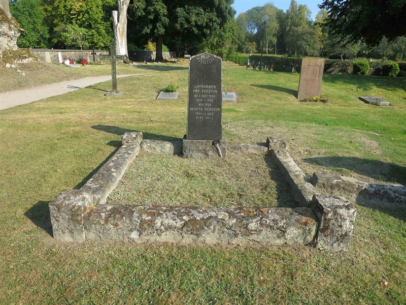 Grave number: HK G    69, 70