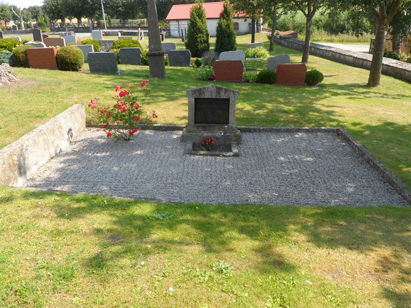 Grave number: ÖV E     4