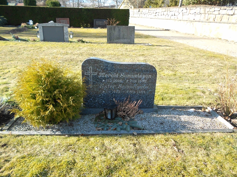 Grave number: NÅ N6    15, 16