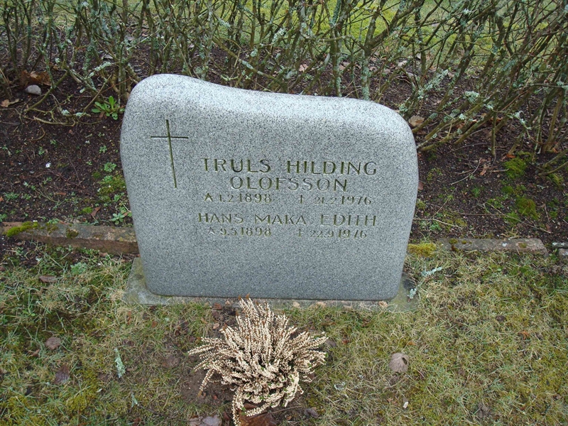 Grave number: BR F    18