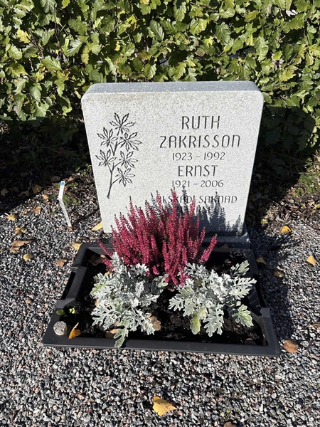 Grave number: 4 N NE    39