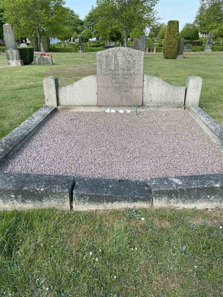 Grave number: EK D 1     5