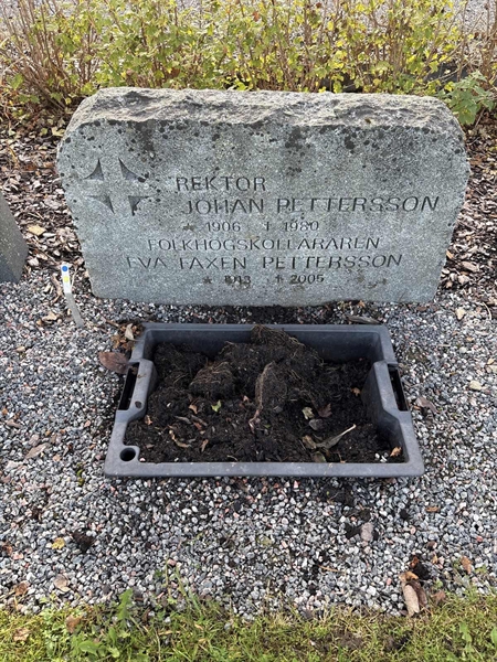 Grave number: 4 N ND    48