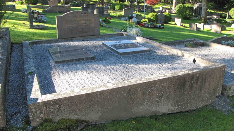 Grave number: HG MÅSEN   475, 476