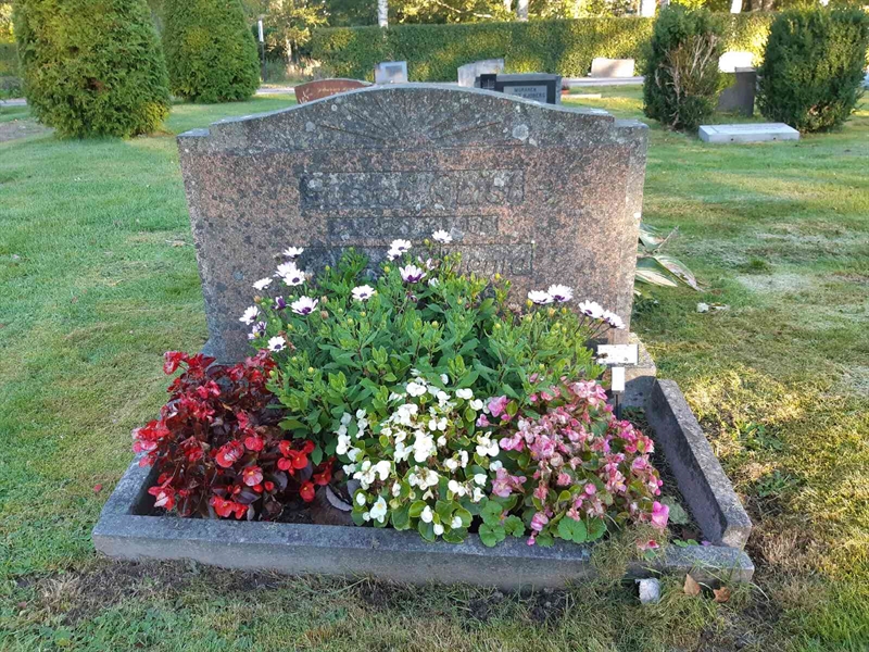 Grave number: Fr 7   388-389