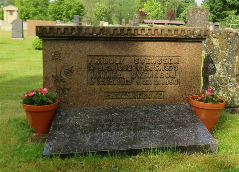 Grave number: 01 J   137, 138, 139