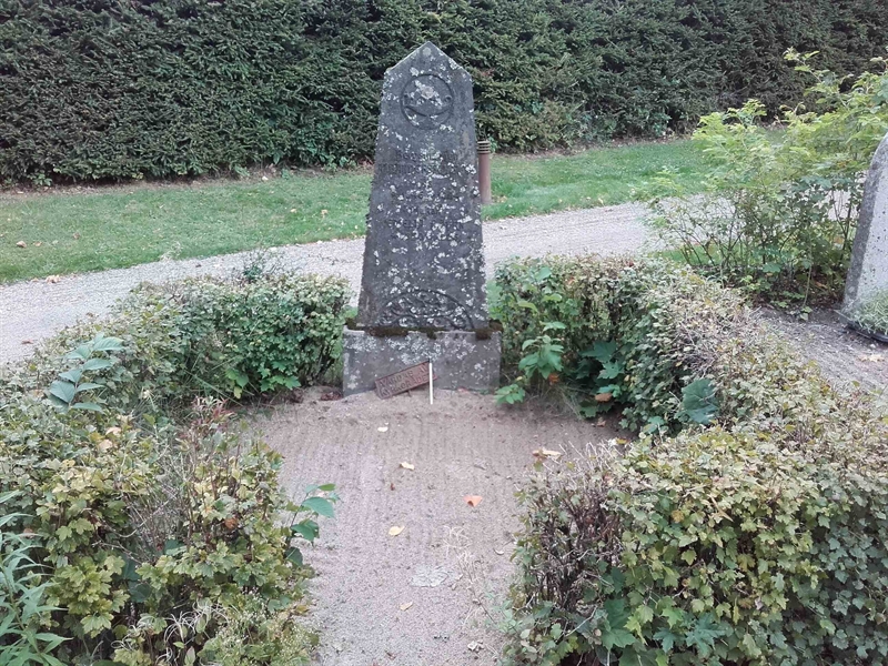 Grave number: NO 17     1