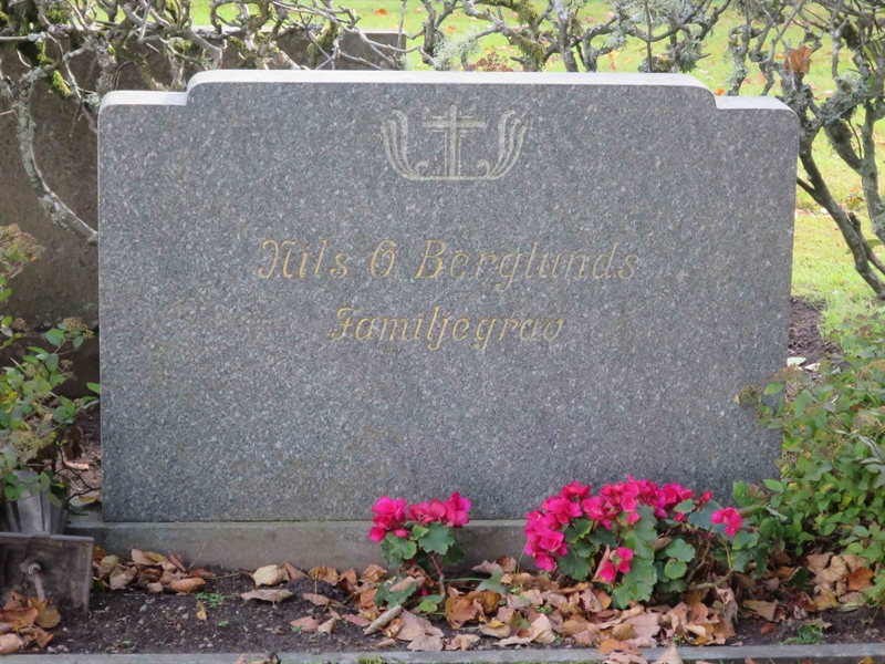Grave number: HK J    25, 26