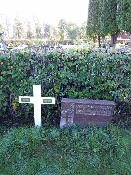 Gravnummer: NK F B    53