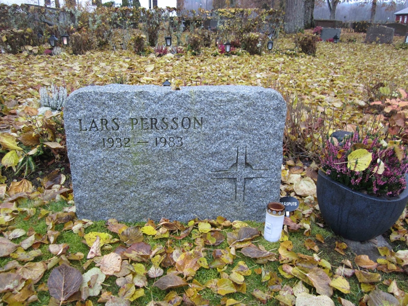 Grave number: 1 43   114-116