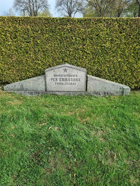 Grave number: 1 03   13