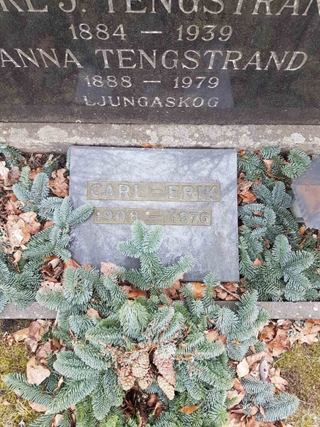 Grave number: RK O 1    18, 19