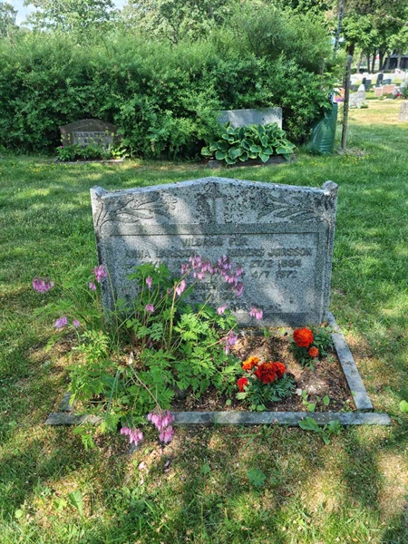 Grave number: 1 F2    90-92