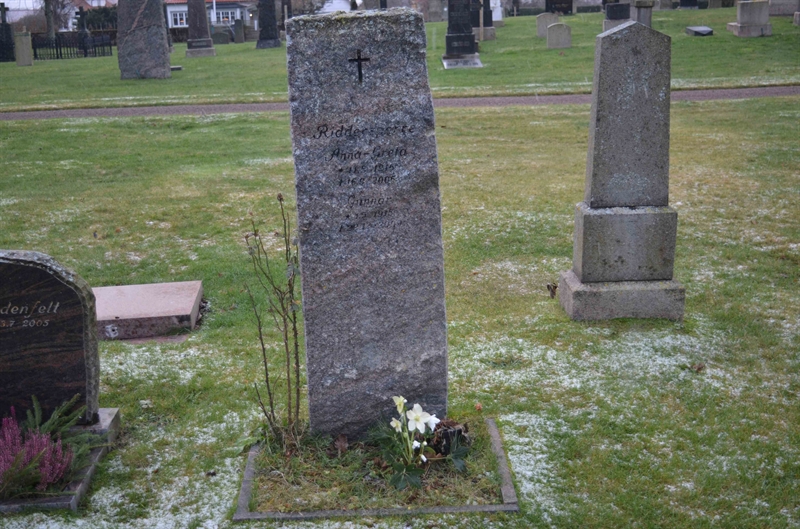Grave number: TR 2B   219c