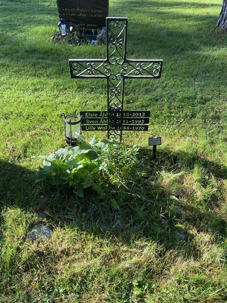 Hautatunnus: 2 E   685