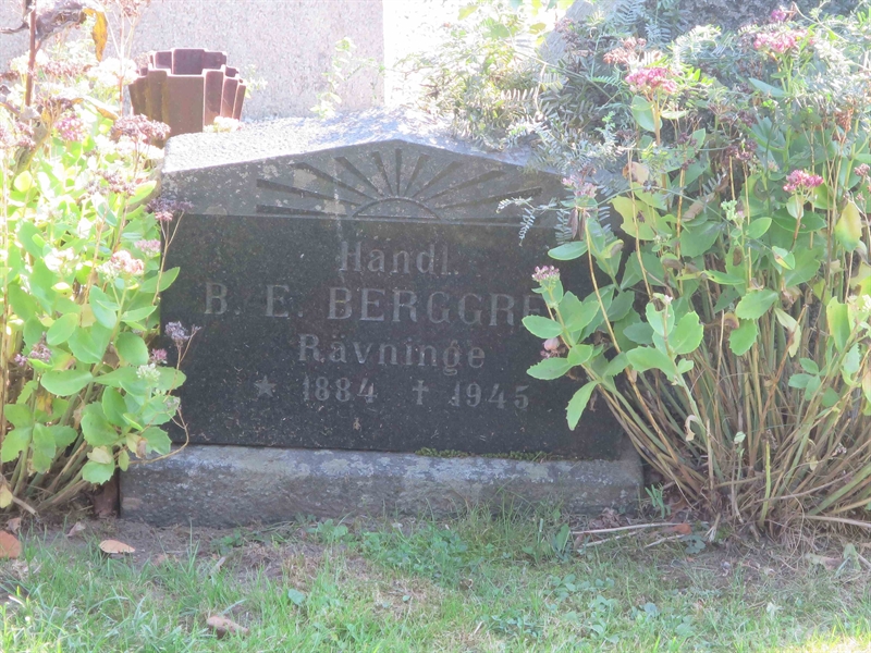 Grave number: HK B   222, 223