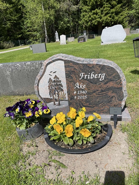 Grave number: R 1    33-B