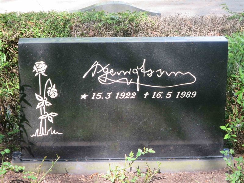 Grave number: HÖB 77     7