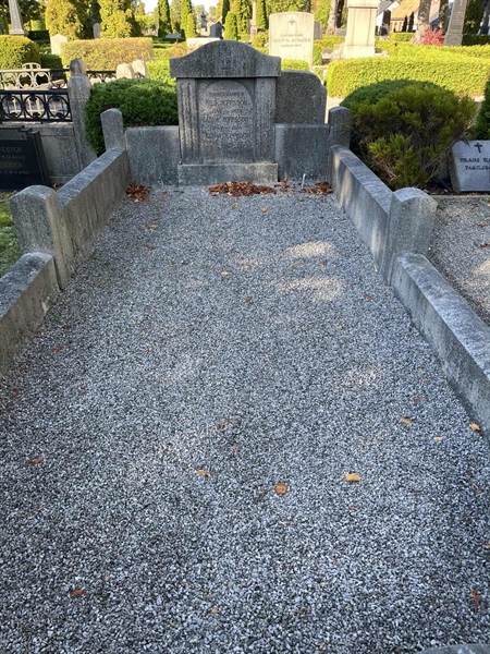 Grave number: VK II   138