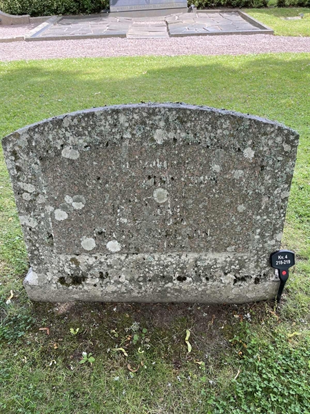 Grave number: 33 4   218-219