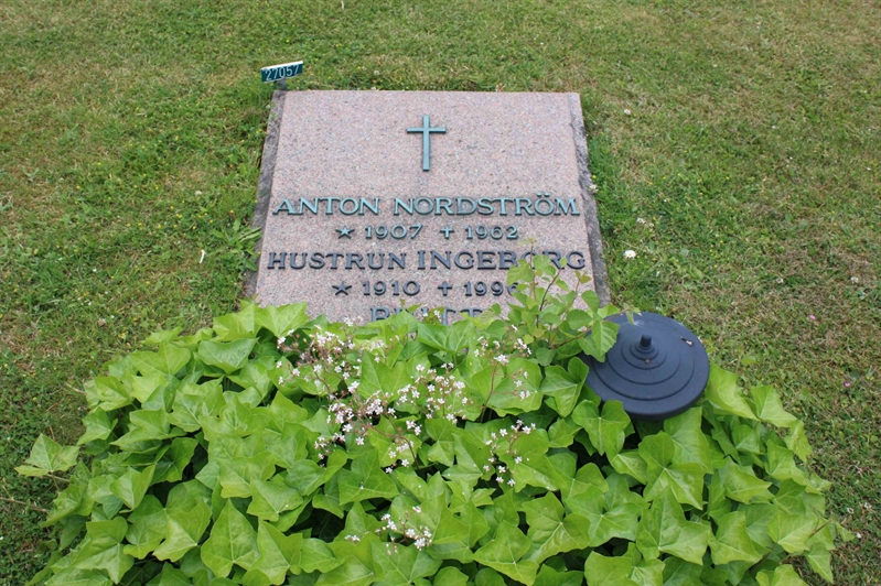 Grave number: Ö 27i    37