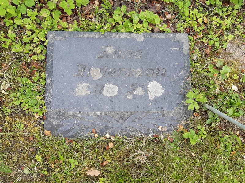 Grave number: NO 25   976