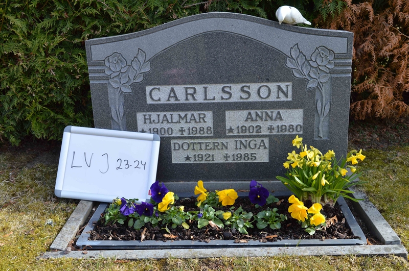 Grave number: LV J    23, 24
