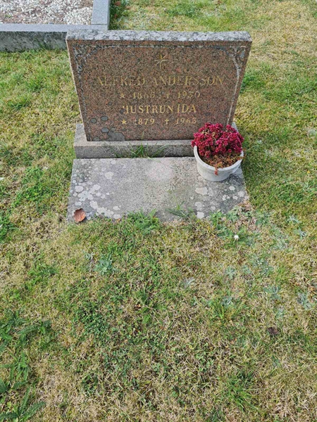 Grave number: F 02   156