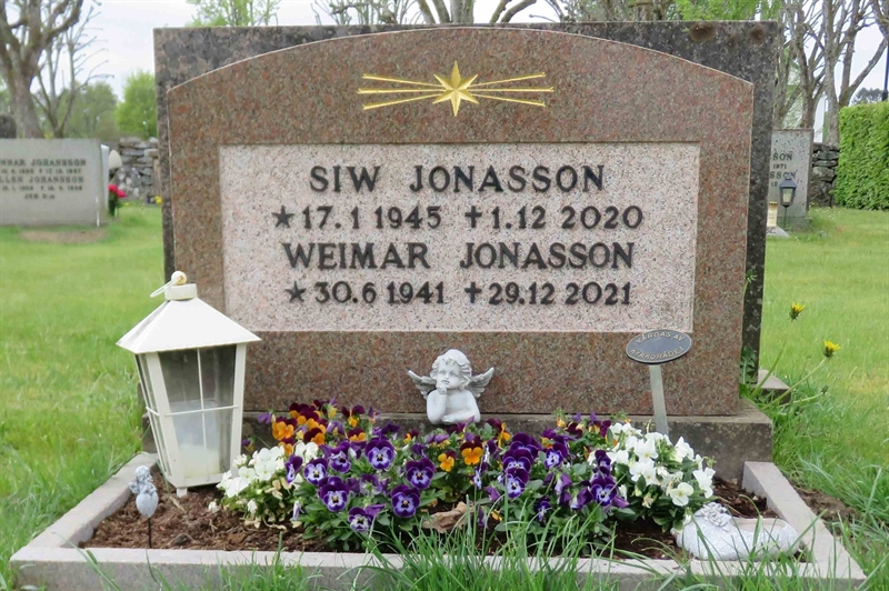 Grave number: 01 U   105, 106