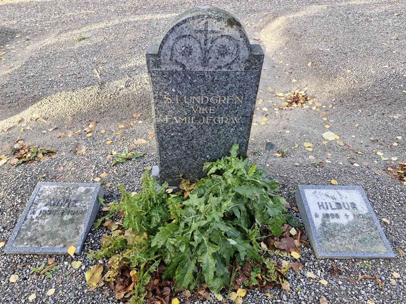 Grave number: AK B  2355-2357