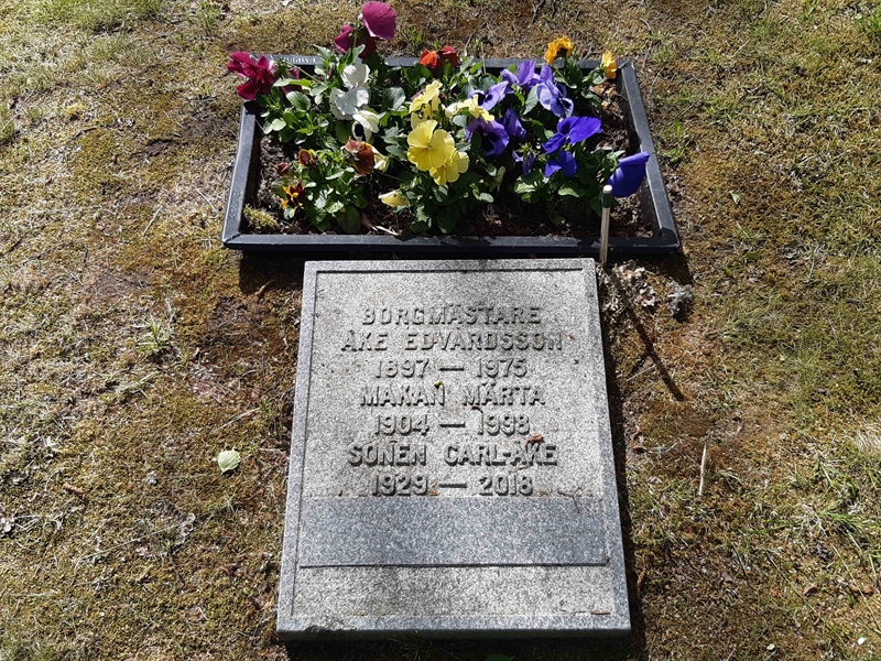 Grave number: KA 14    67