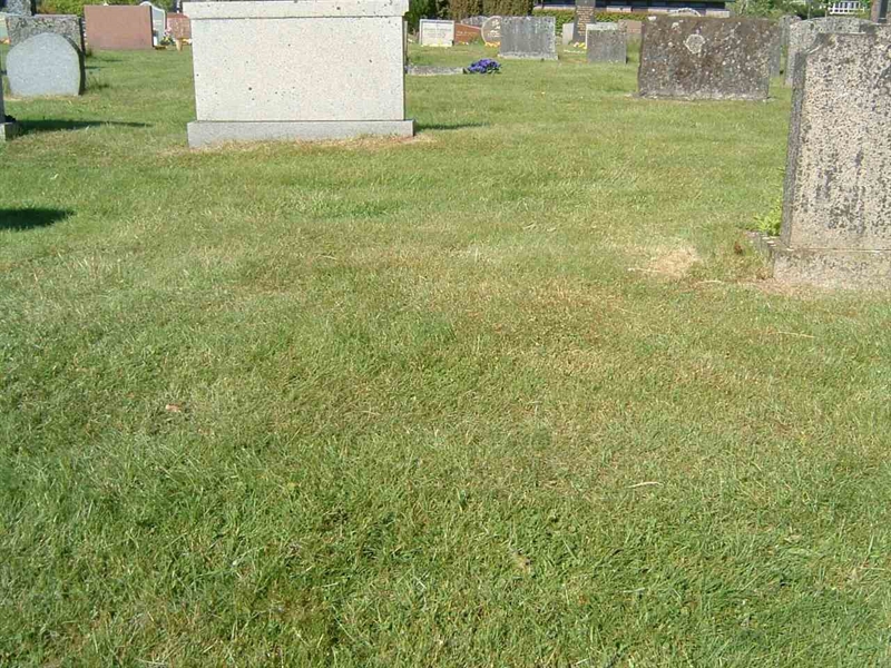 Grave number: 01 H   271, 272