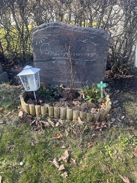 Grave number: 1 3 F1 53
