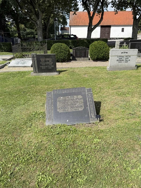 Grave number: ON D   221, 222