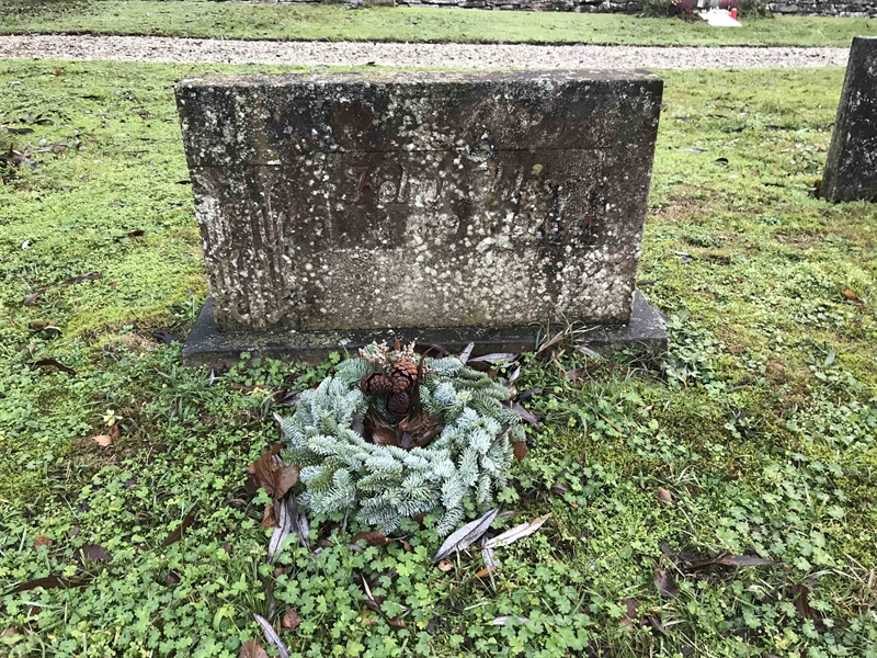 Grave number: L A    57