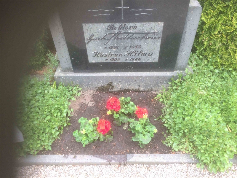 Grave number: DE G   255, 256