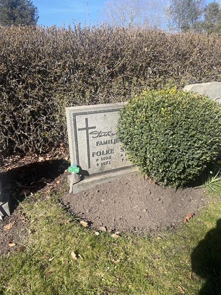 Grave number: 1 3 F1 136
