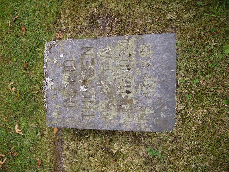 Grave number: 2 F   339