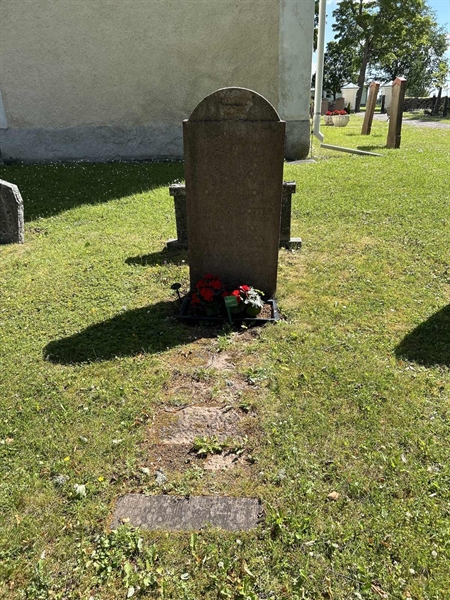 Grave number: 2 G  524-525