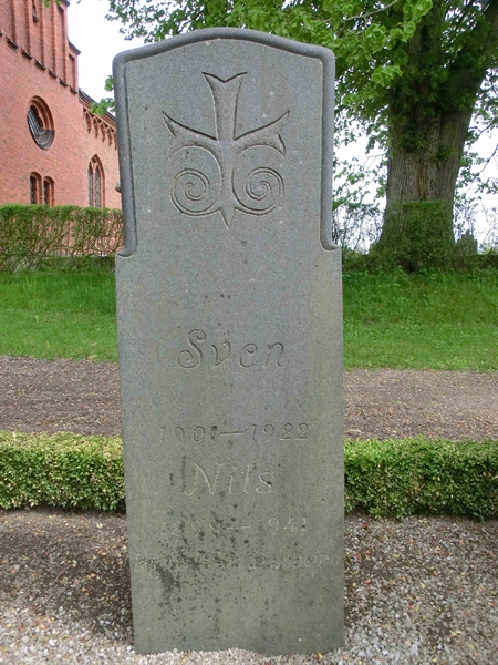 Grave number: KÄ F 147-150