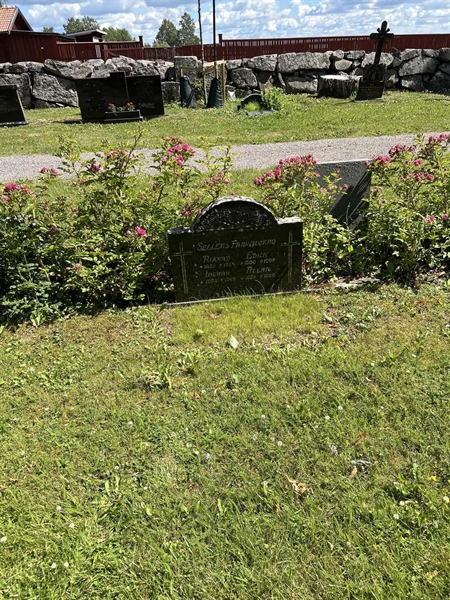 Grave number: 2 G  985-986