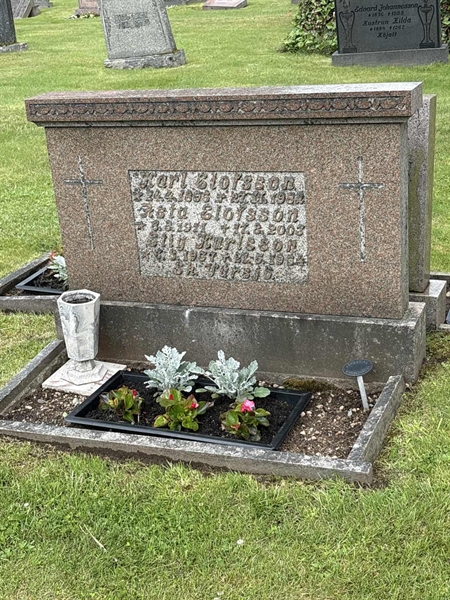 Grave number: SKF E   196, 197, 198