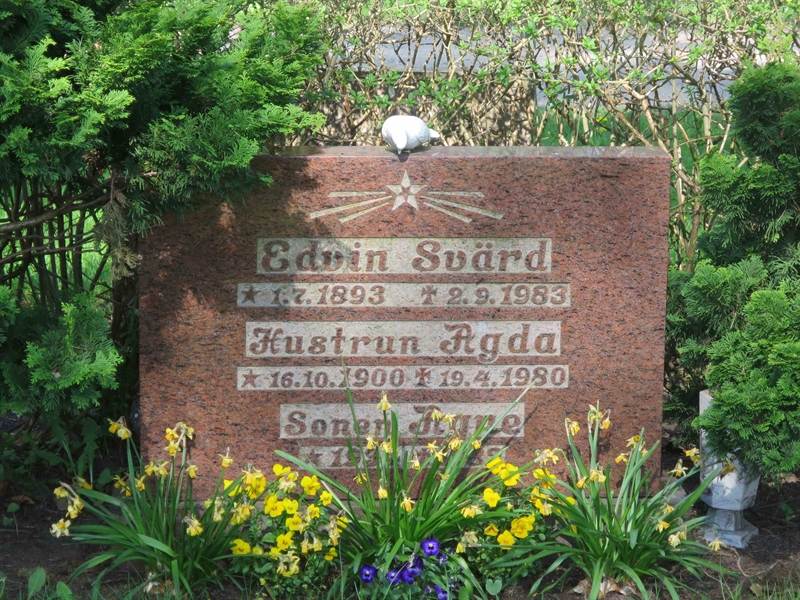 Grave number: HÖB 68    42