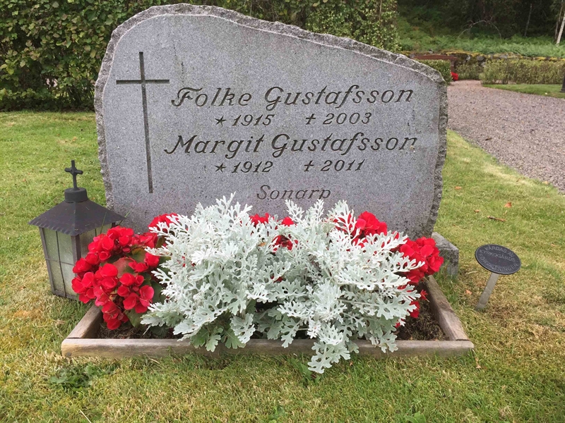 Grave number: ÖD 06   36, 37