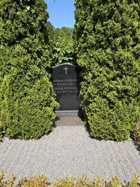 Grave number: NK H    66