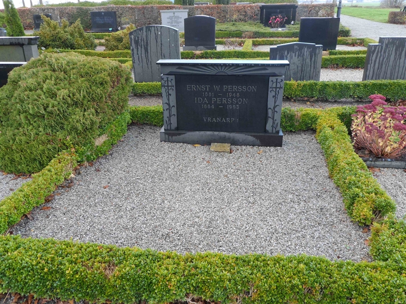 Grave number: ÖTN NMK4    29, 30