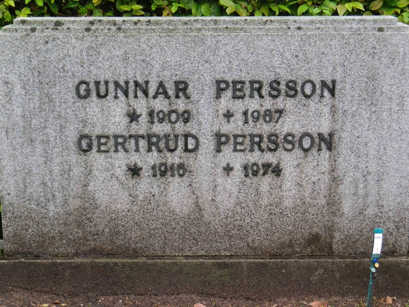 Grave number: OS N   298, 299