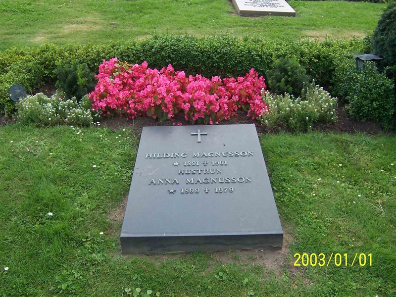 Grave number: 1 3 2C    11, 12